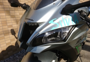 下地しっかりで切り文字ステッカーを長くお楽しみください。