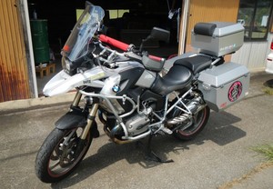 カッティングシートで愛車にキラリと光る個性を