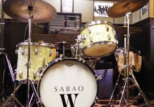 素敵なドラミングのお供にもカッティング用シートを！