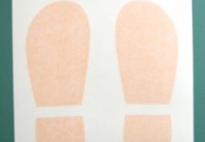 カッティング用シートは踏みつけても簡単には剥がれませんよ！