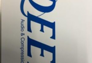 ブランドのロゴもカッティングシートで