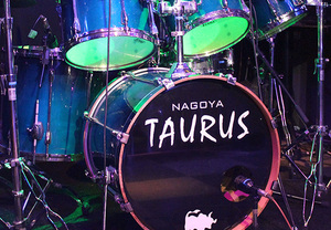 ライブハウスでも大活躍！カッティング用シートで更に華やかに！