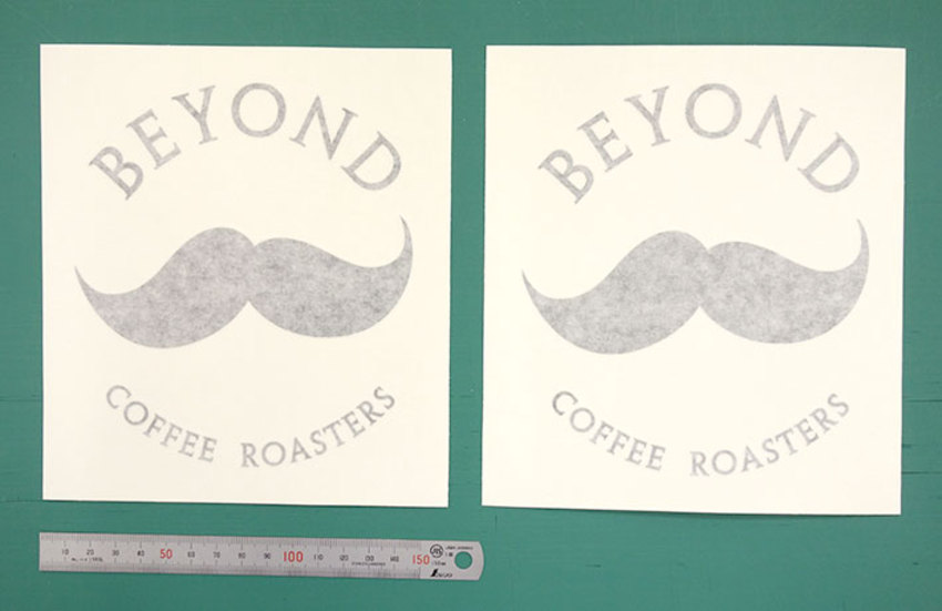 口ひげが印象的な小さなサイズのコーヒーショップのロゴ