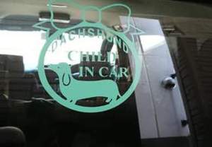 色、デザインがキュートなカッティングシートで、周りにお知らせ！