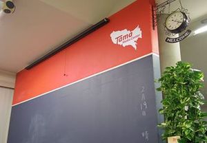 自社らしいオフィス作りにカッティング用シートが一役