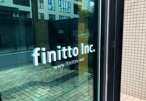 ミラーガラスの効果で立体的に見えるカッティングシートの出来上がり！