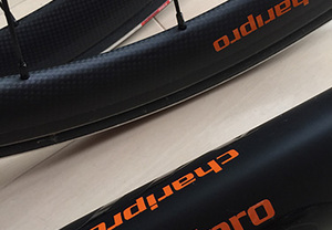 カッティング用シートを貼る前に貼る場所の材質を要チェック！