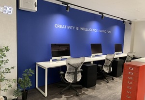 カッティングステッカーでスタイリッシュなオフィスに！