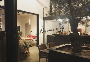 おしゃれなカフェにおしゃれなカッティングシート！