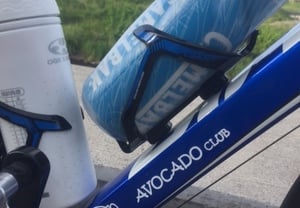 自転車ツーリングのお供にカッティングシートのクラブステッカーを