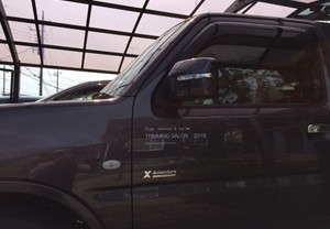 カッティングステッカーを使えば、こんなところも広告スペースに！？