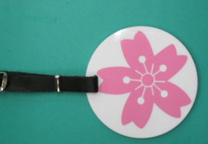 カッティングステッカーでネームプレートにアクセントを