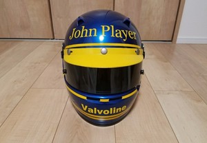 カッティングシート、難しい曲面もクリヤー！