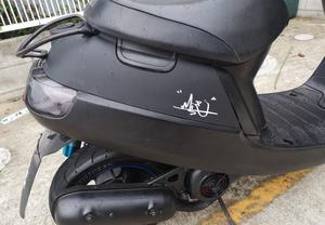 カッティングシートでスクーターカスタムです