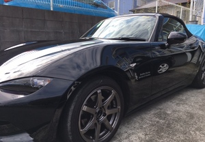 レースのお供にカッティングシートのカーステッカーを