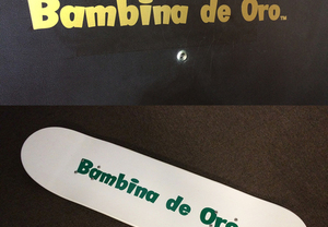 企業名のイメージに合う色も選べるカッティングシート