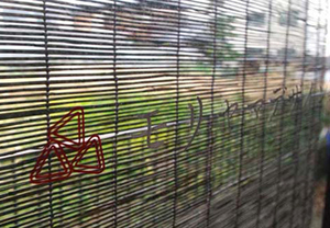 デザイン事務所のカッティングステッカーを製作させて頂きました。