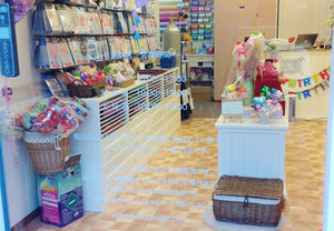 店舗の入口ドア用のカッティングステッカー（カッティングシート含む）