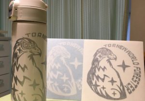 色違いも楽しい！　カッティングステッカーで作る3色の鷲