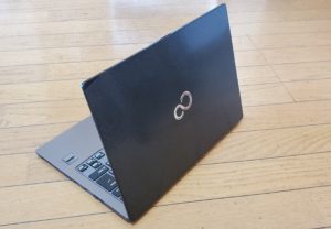 輝くカッティングシートで、唯一無二のノートパソコンが出来ました