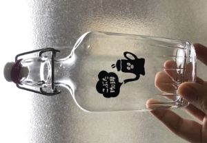 「お酒ではなく、コーヒーです」。カッティングシートでしっかり主張！