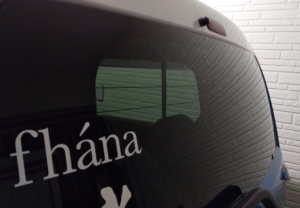 アーティストへの想いを形に！大好きなバンドのロゴステッカー