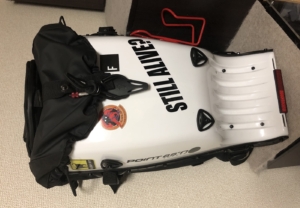 大好きな名台詞をステッカーにして、お守りがわりに。