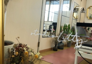 オシャレなピラティススタジオを、カッティングステッカーを使って快適に♪