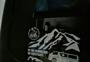 友人のデザインをカタチした、世界に一つのオリジナルステッカー！