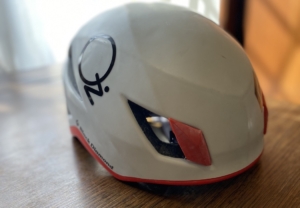 自分らしいアイコンをヘルメットに