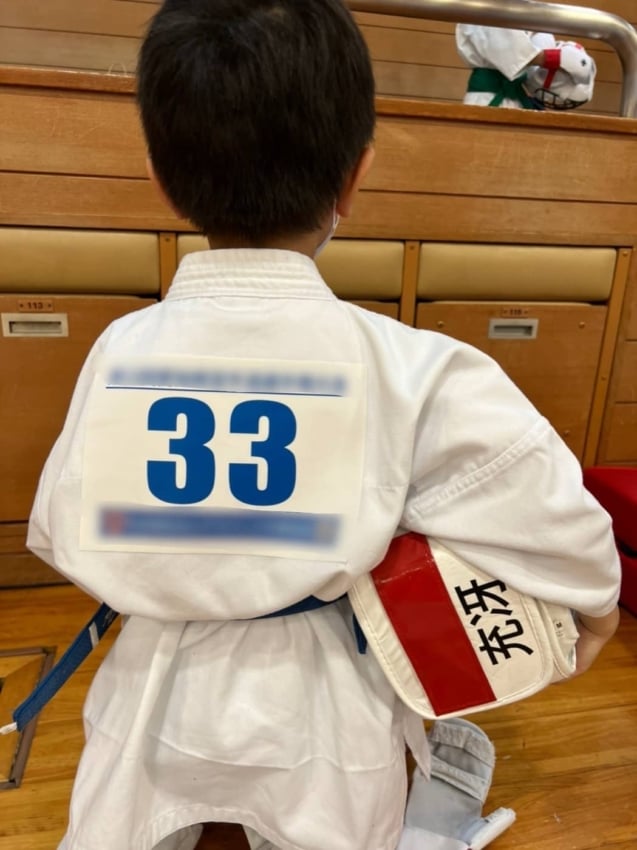 ヘッドギアに貼られたカッティングシート