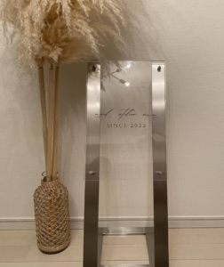 プライベートサロンのシックなウェルカムボード