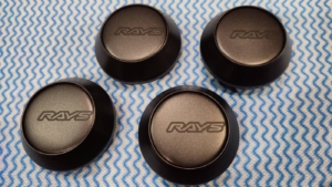 色の濃淡を楽しむホイール用のステッカー