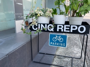 お客さまへの気遣いが感じられる文字ステッカー