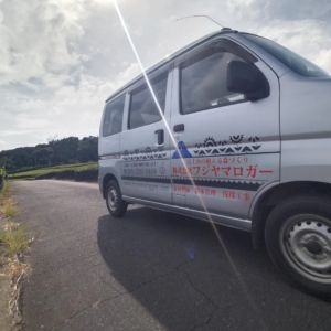 富士の豊かな自然が感じられるデザインのカッティングシート