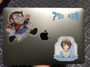 アニメ愛の溢れるカッティングシートでパソコンをリメイク！