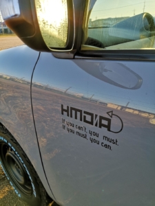 「挑戦する」勇気がもらえる！ロゴのカッティングシート