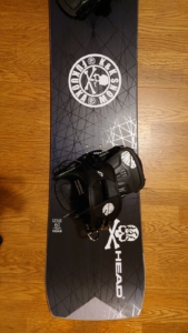 新調したスノーボードをカッティングステッカーでカッコよくアレンジ