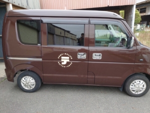 カッティングシートで社用車に簡単リメイク！