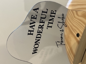 ウェルカムミラー用のステッカーで、思い出の品を自作