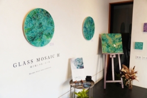 オシャレで可読性の高い個展会場のカッティングサイン