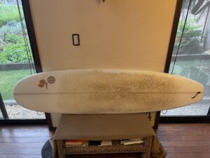 サーフボードを剥がれにくいカッティングステッカーでアレンジ！