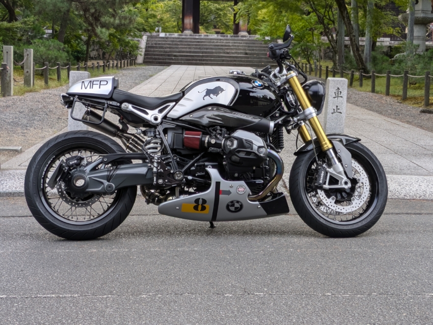 バイクに貼られたカッティングシート