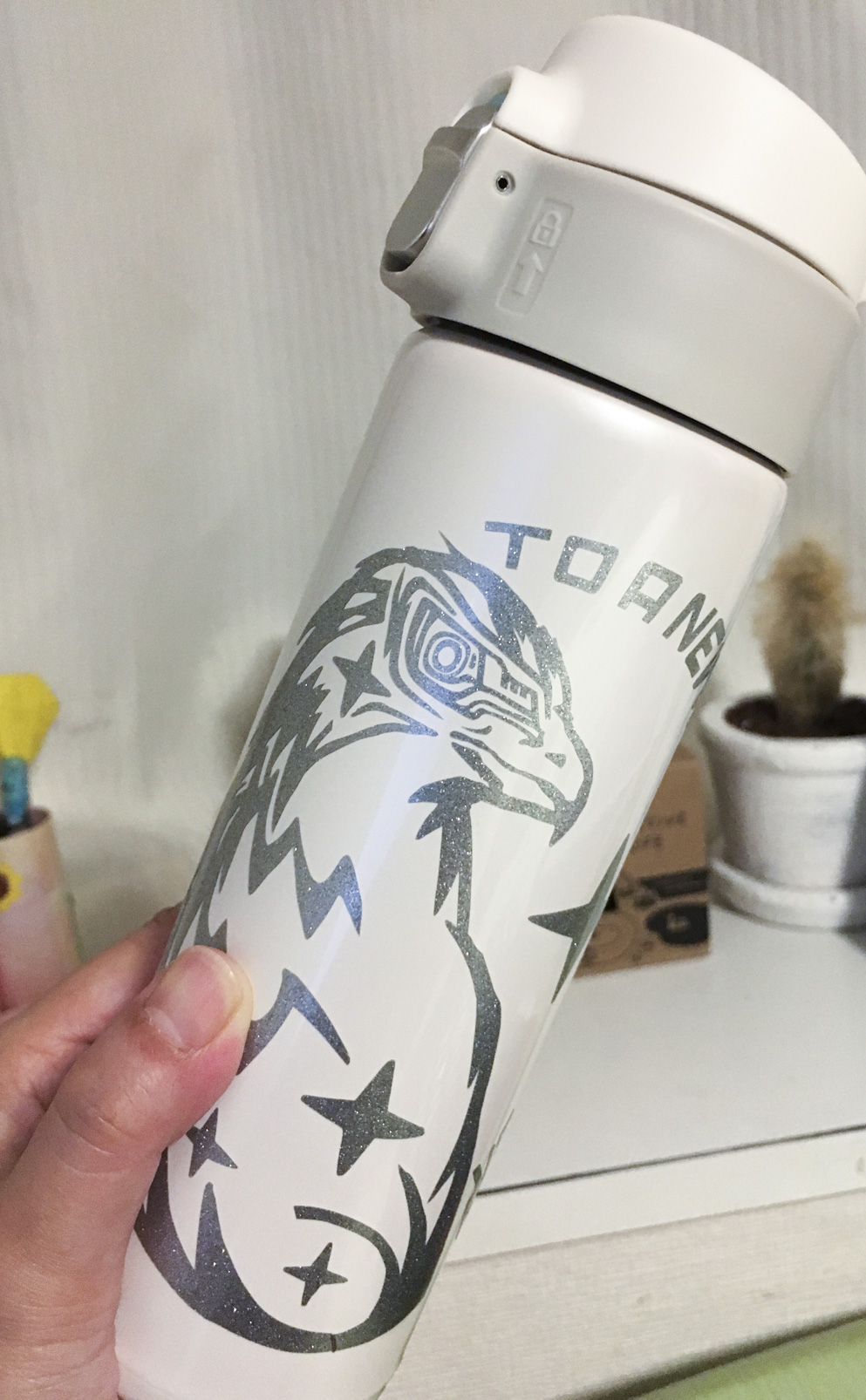 水筒に貼られたラメのカッティングシート