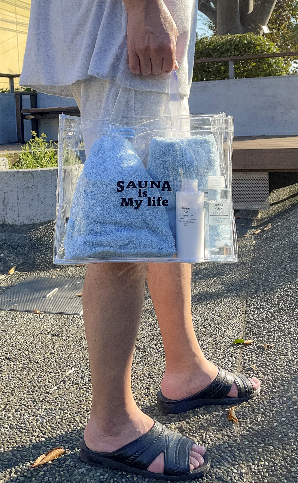 ビニールバッグに貼られた黒いカッティングシート