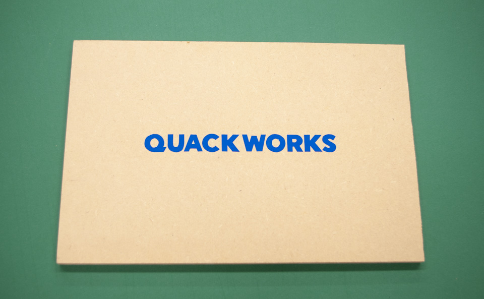 上下左右中央に貼れました