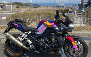 バイクのタンクにおしゃれでポップなカッティングステッカー！