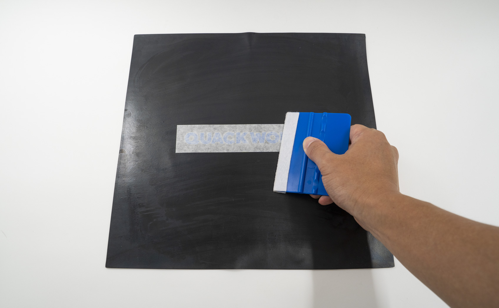 貼れる場所・貼れない場所 ゴム（アルコールで拭いてから）