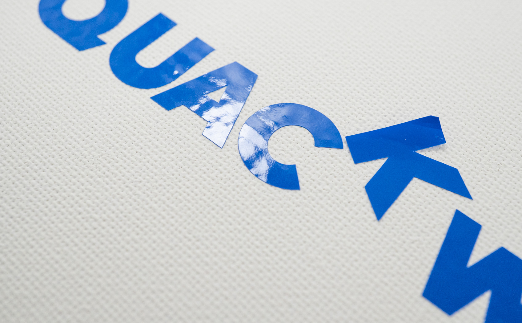 貼れる場所・貼れない場所 キャンバス