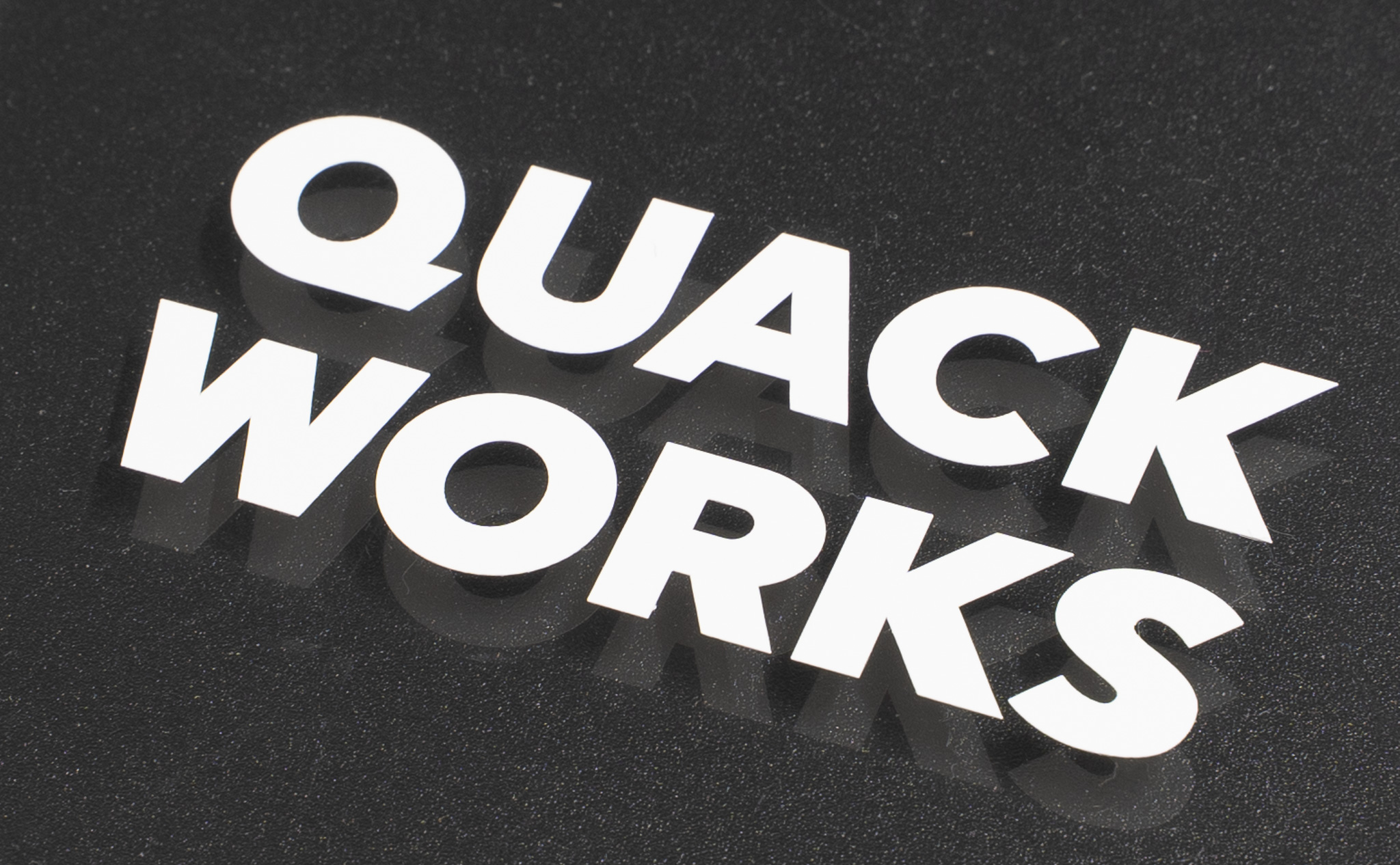 651-010の光沢とマットの拡大